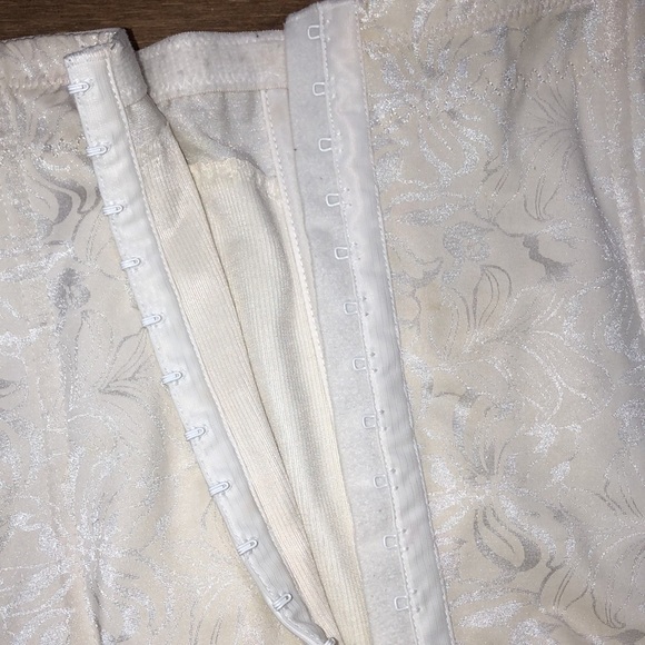 Flexees size large ivory boned corset bra top - Picture 3 of 4